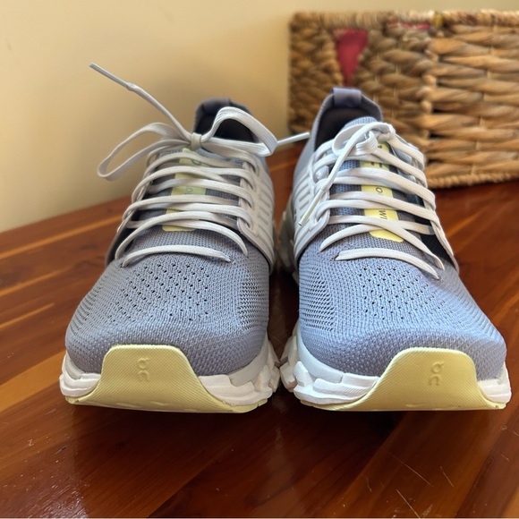 On Cloudswift 3 {womens 7.5} - Picture 2 of 10